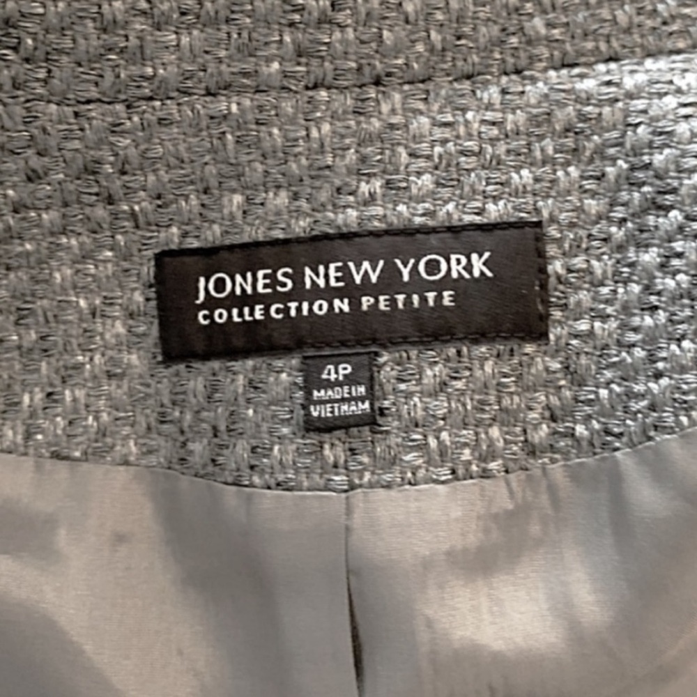 ✨ Jones New York Petite Bouclé Funnel-Neck Jacket – Silver Gray (4P) - Picture 6 of 7